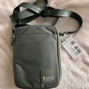 Lululemon Easy Access Crossbody NWT